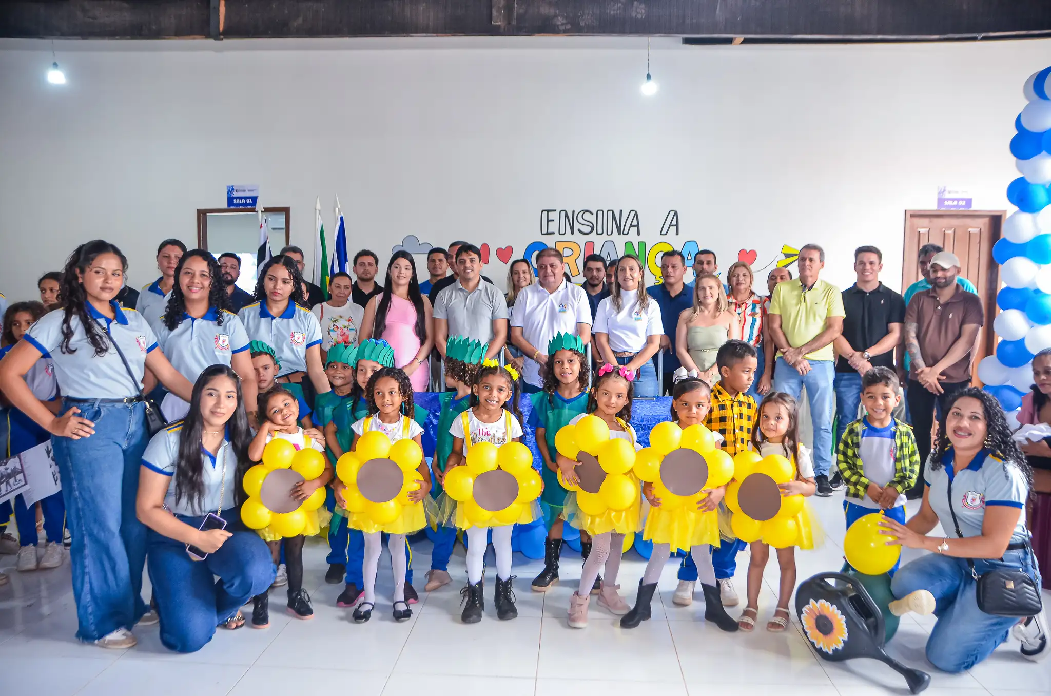 Galeria de imagens - Foto 19 da notícia: A Prefeitura inaugurou a Escola Municipal Raimundo Leal, no Povoado Barraquinha da Linha